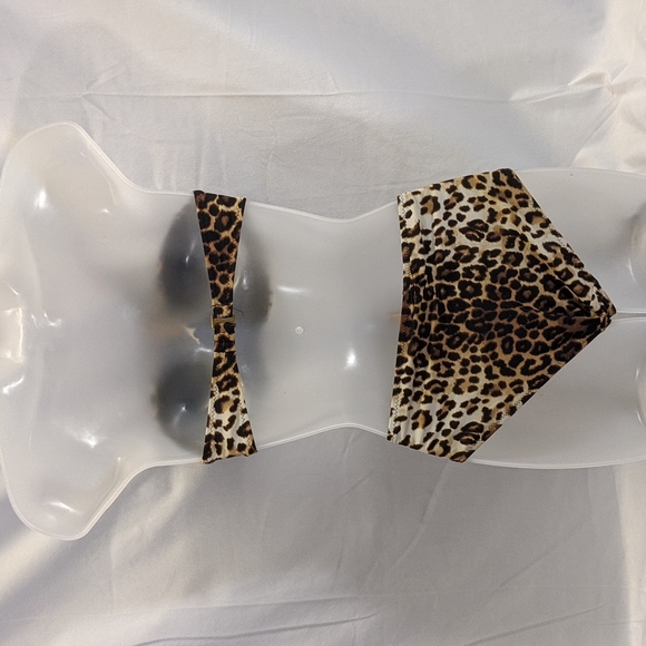 Leopard Print Bikini - Picture 4 of 7